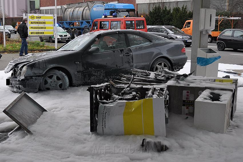 Tanksaeule umgefahren in Leverkusen P24.JPG